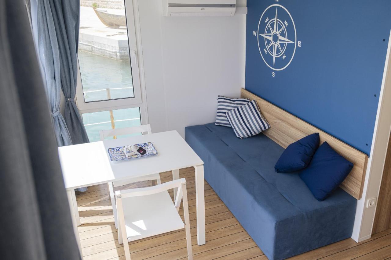 Houseboat Floatart Experience Bisceglie酒店 外观 照片